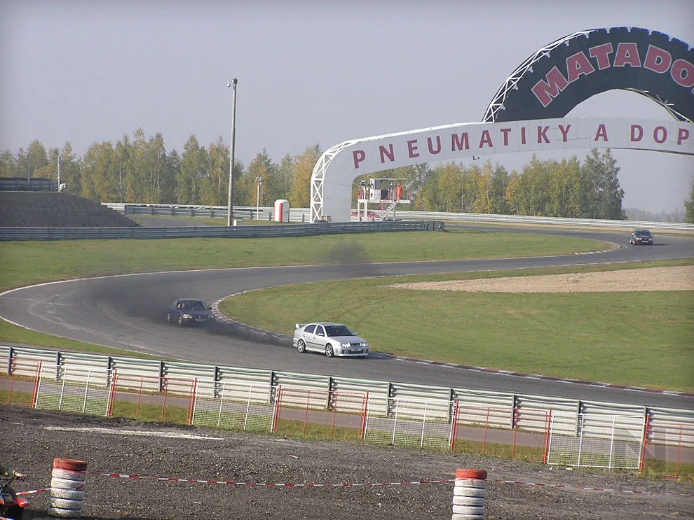 Czech motor-racing circuit Most - Open Doors 22.10.2005 – Photo 32 of 86