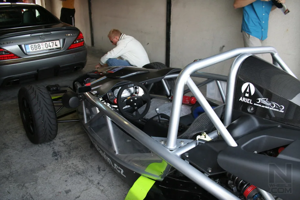 Sportcars meeting in Most, Czech Republic 2009 – Photo 28 of 94