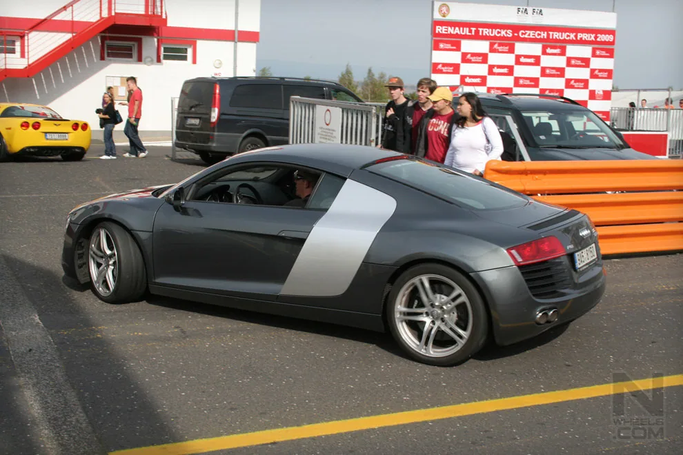 Sportcars meeting in Most, Czech Republic 2009 – Photo 46 of 94