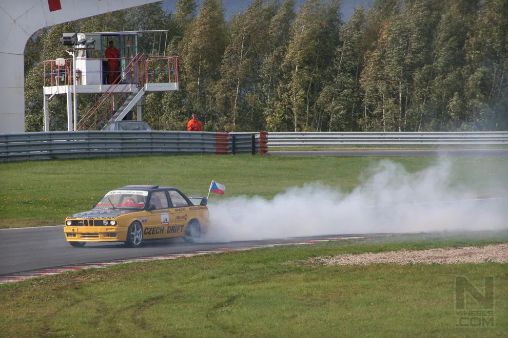 Sraz sportovních automobilů a drift soutěž Most 2008 – Fotka 65 z 97