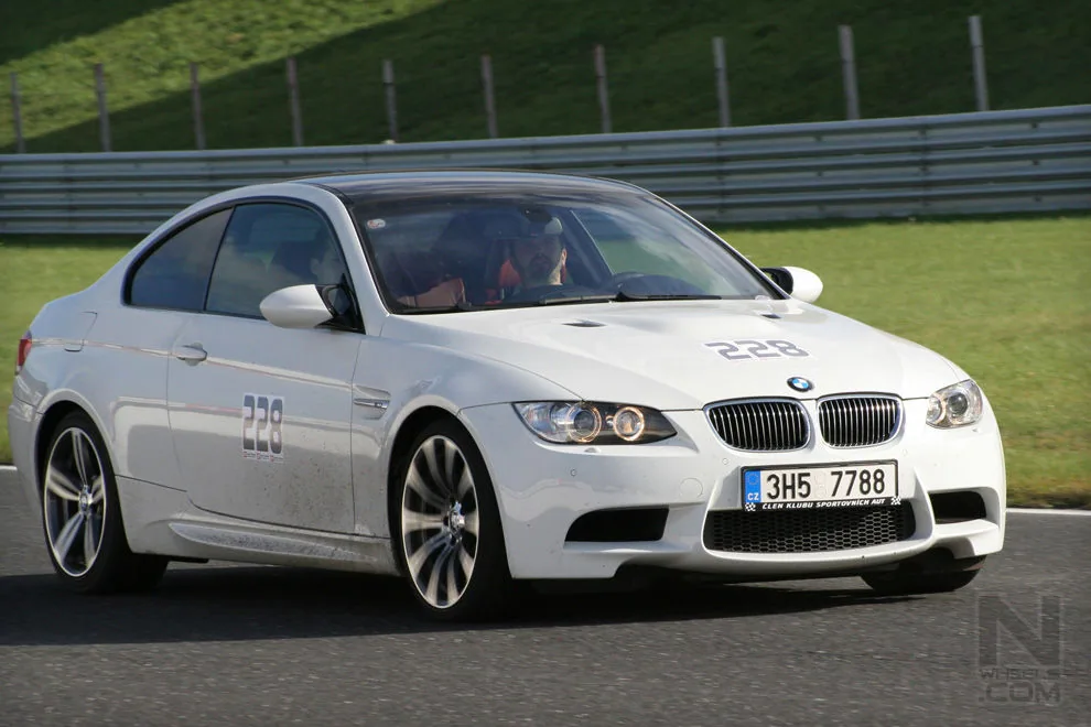 Sraz sportovních automobilů a drift soutěž Most 2008 – Fotka 77 z 97