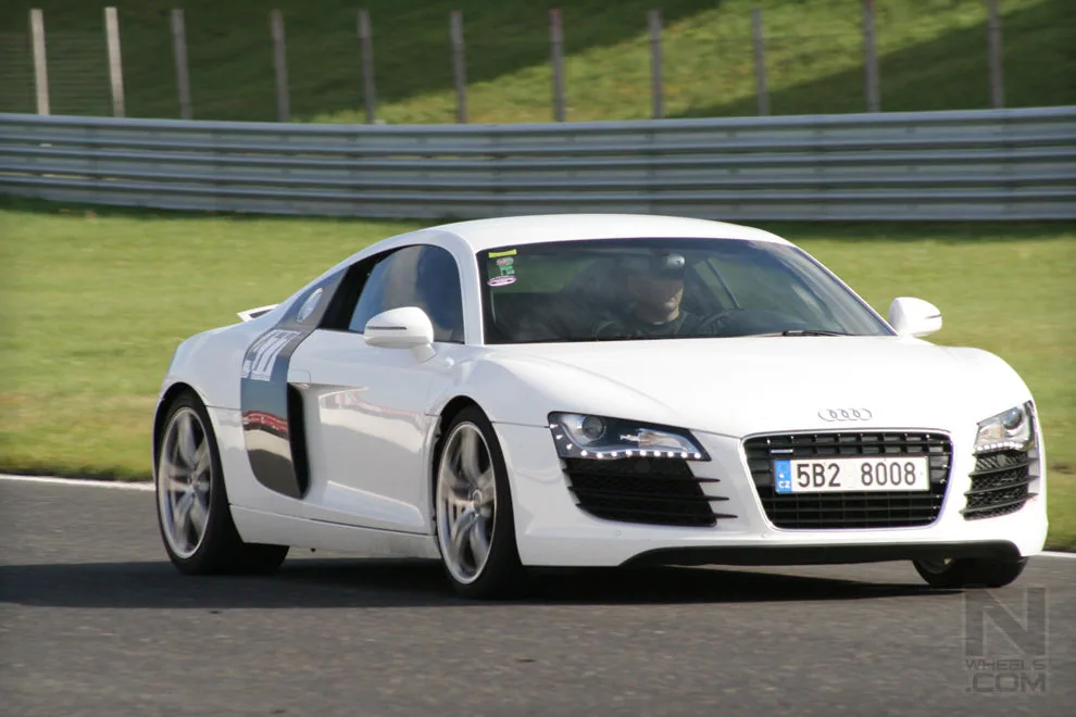 Sraz sportovních automobilů a drift soutěž Most 2008 – Fotka 79 z 97
