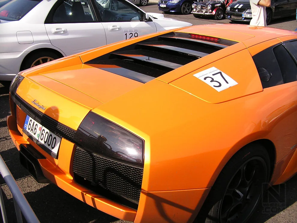 Biggest sportcars meeting in Czech Republic - Motor-racing circuit  Most 28.09.2006 – Photo 8 of 141