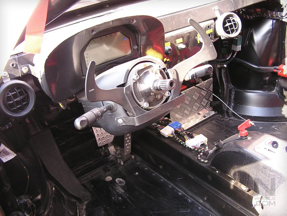 Biggest sportcars meeting in Czech Republic - Motor-racing circuit  Most 28.09.2006 – Photo 15 of 141