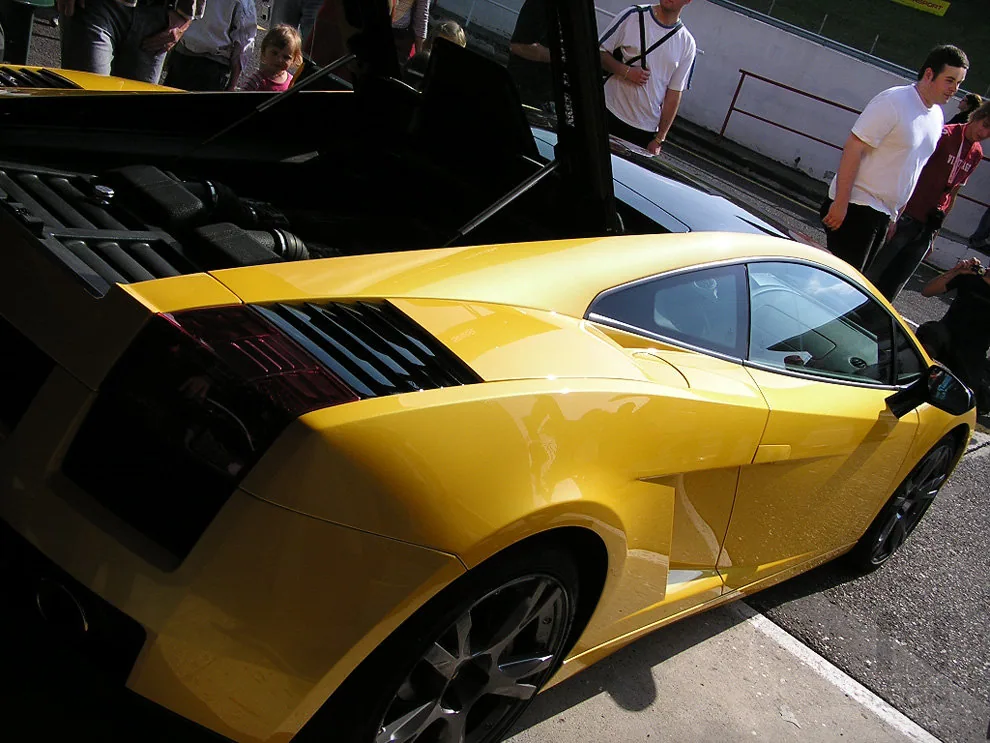 Biggest sportcars meeting in Czech Republic - Motor-racing circuit  Most 28.09.2006 – Photo 31 of 141