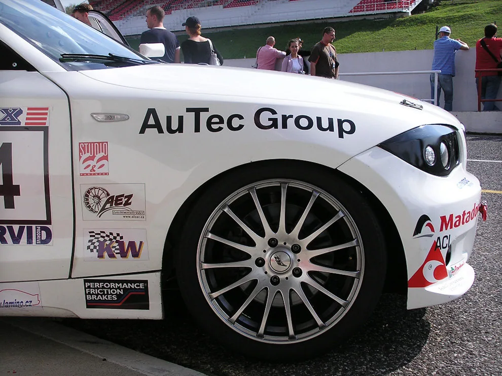 Biggest sportcars meeting in Czech Republic - Motor-racing circuit  Most 28.09.2006 – Photo 56 of 141