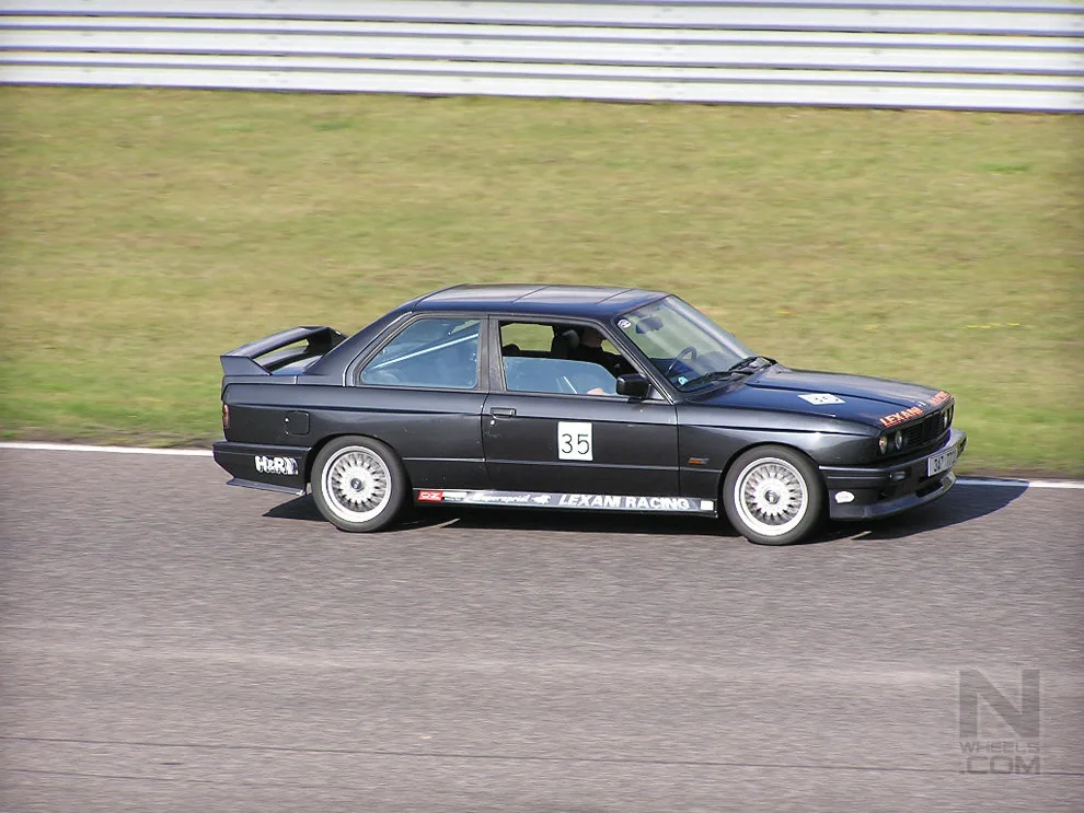 Biggest sportcars meeting in Czech Republic - Motor-racing circuit  Most 28.09.2006 – Photo 80 of 141