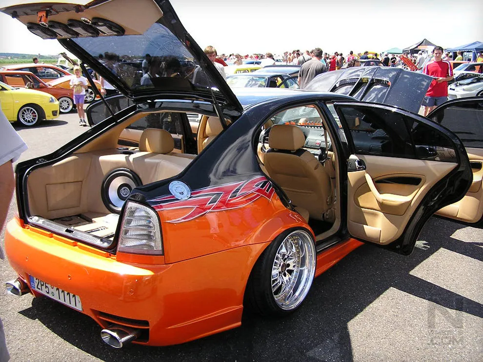 Tuning Agara Fajn Party - Panenský Týnec 15.7.2006 – Fotka 58 z 151