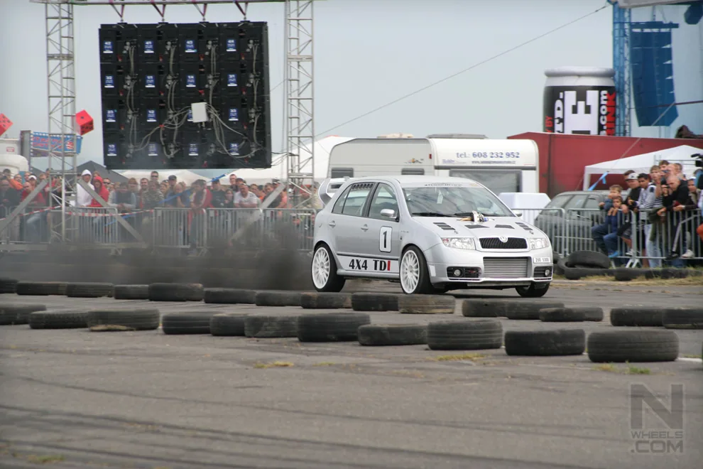 Tuning show Panensky Tynec - Tuning Magazine CAR WARS 2008 – Photo 68 of 146