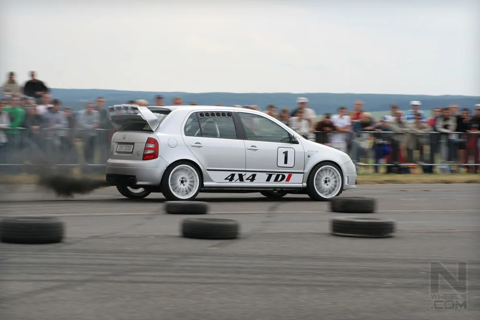 Tuning show Panensky Tynec - Tuning Magazine CAR WARS 2008 – Photo 70 of 146