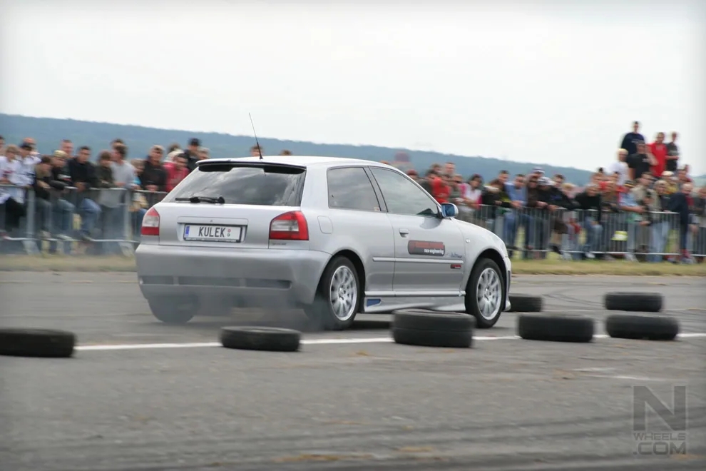 Tuning show Panensky Tynec - Tuning Magazine CAR WARS 2008 – Photo 75 of 146