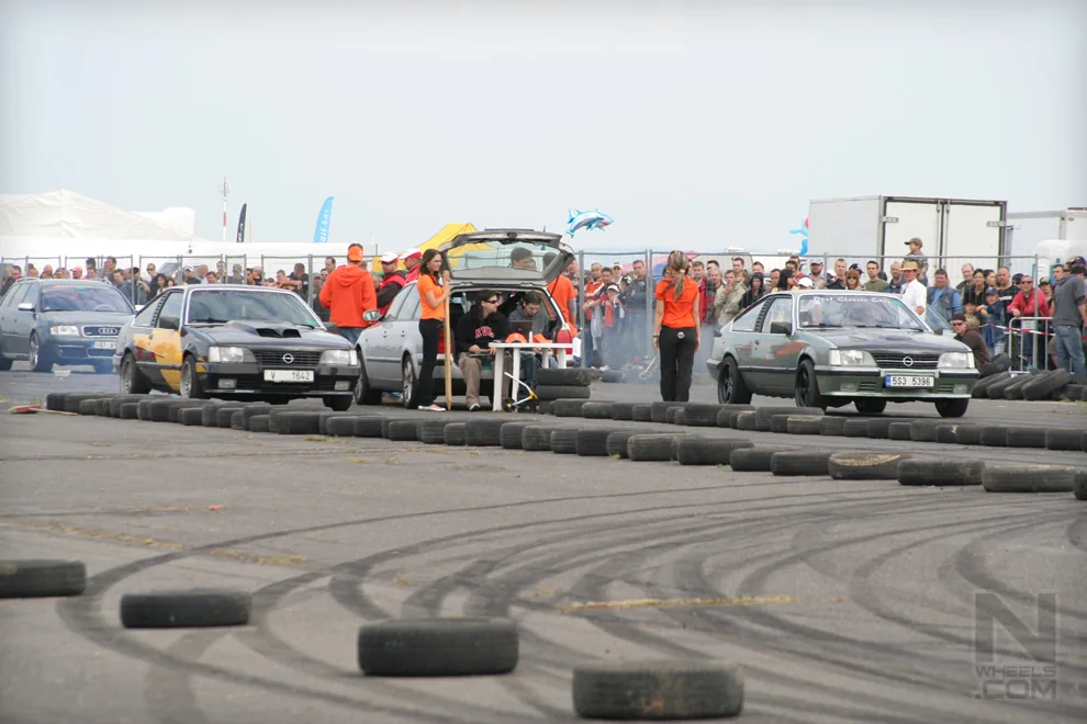 Tuning show Panensky Tynec - Tuning Magazine CAR WARS 2008 – Photo 81 of 146