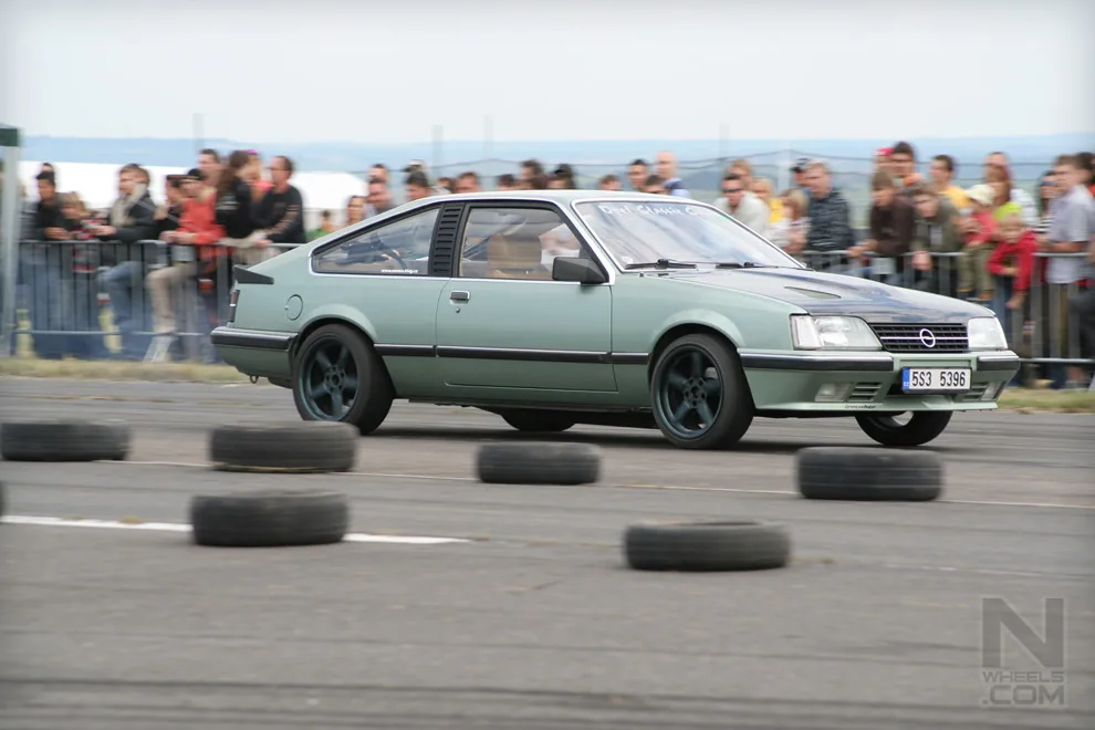 Tuning show Panensky Tynec - Tuning Magazine CAR WARS 2008 – Photo 82 of 146