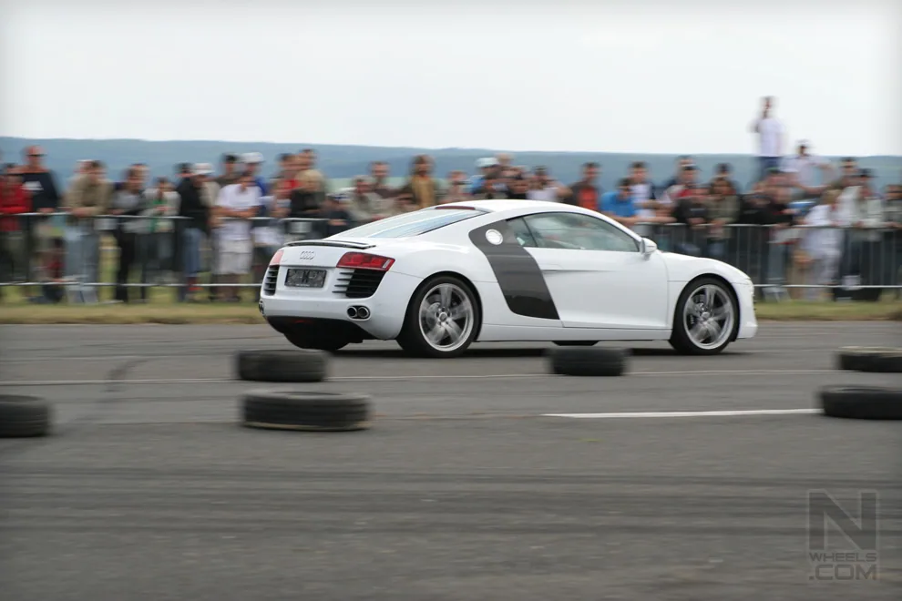 Tuning show Panensky Tynec - Tuning Magazine CAR WARS 2008 – Photo 87 of 146